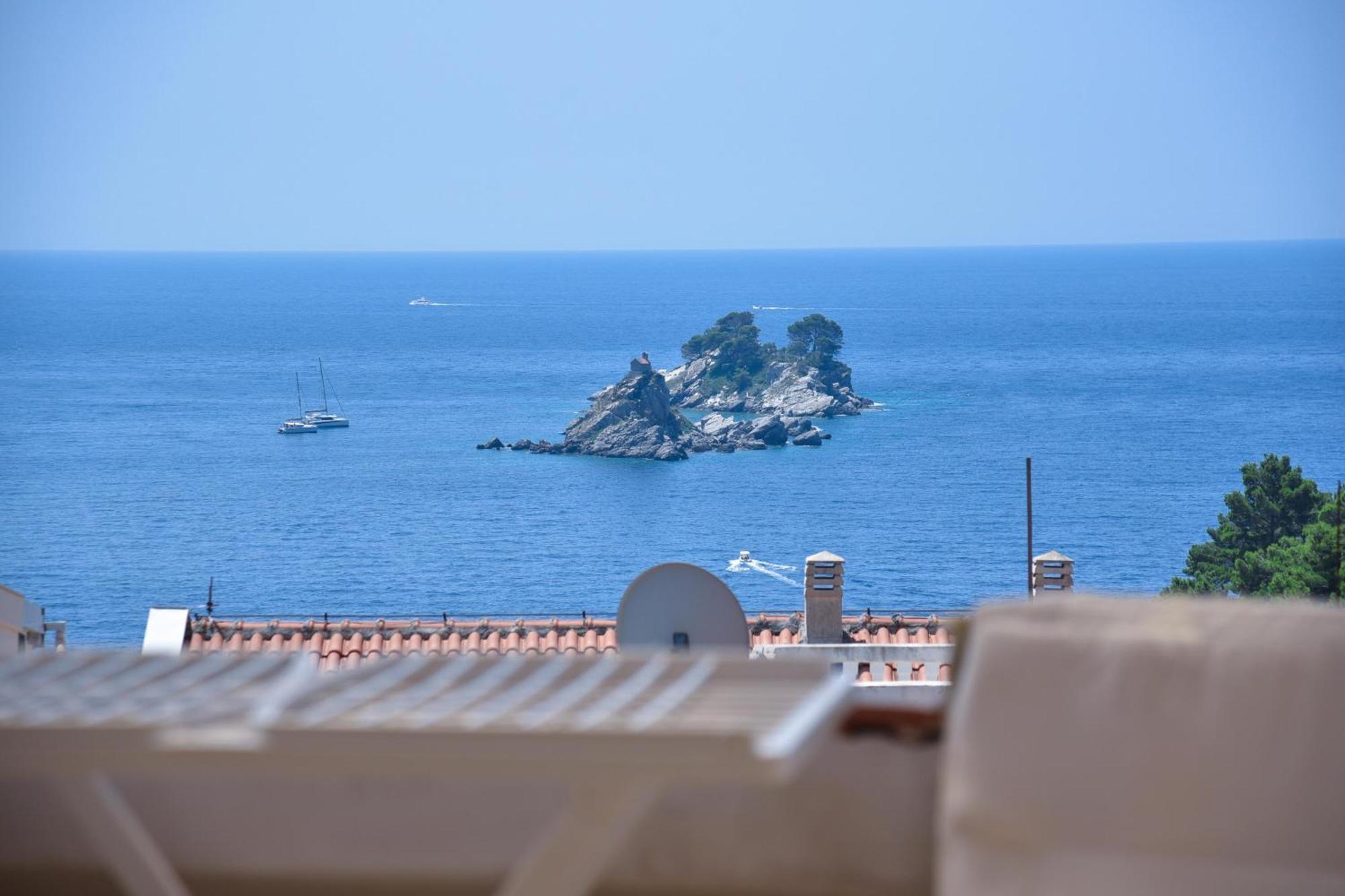 Vila Apartments Lidija Petrovac Exterior foto